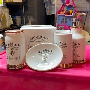 ❌SOLD❌Rose gold/White Powder room set